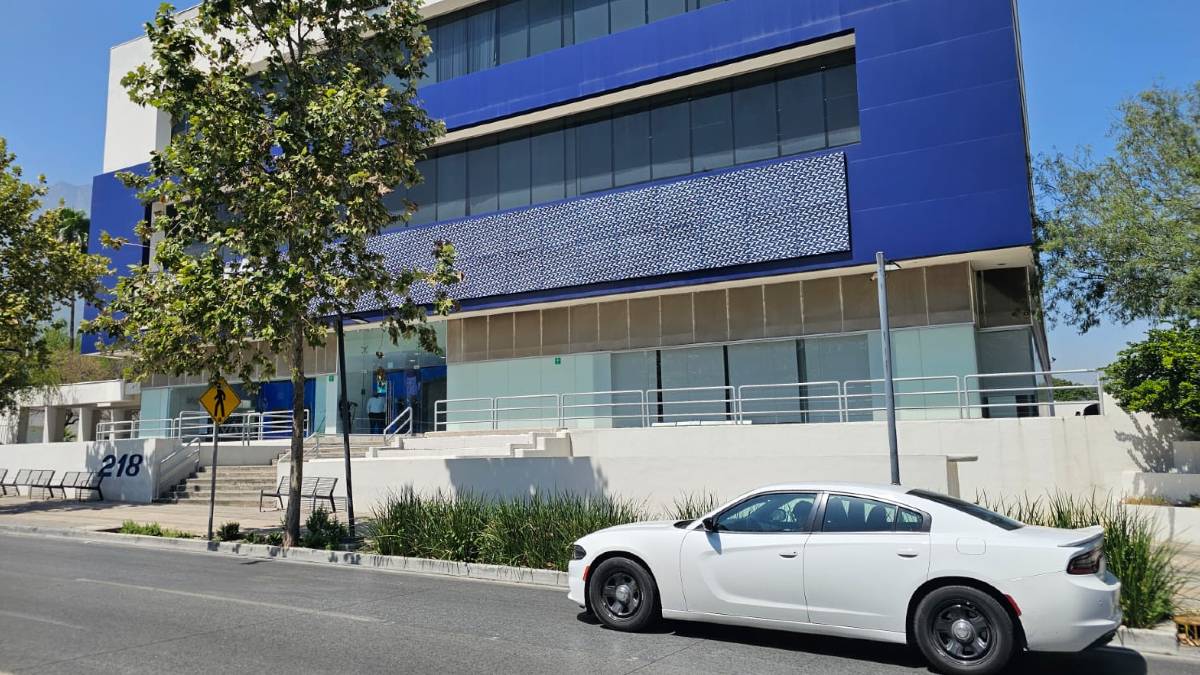 Los hechos se registraron en una sucursal bancaria ubicada sobre la Calzada Mauricio Fernández Garza