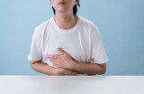 La higiene durante la preparación de alimentos ayuda a reducir riesgos sanitarios.