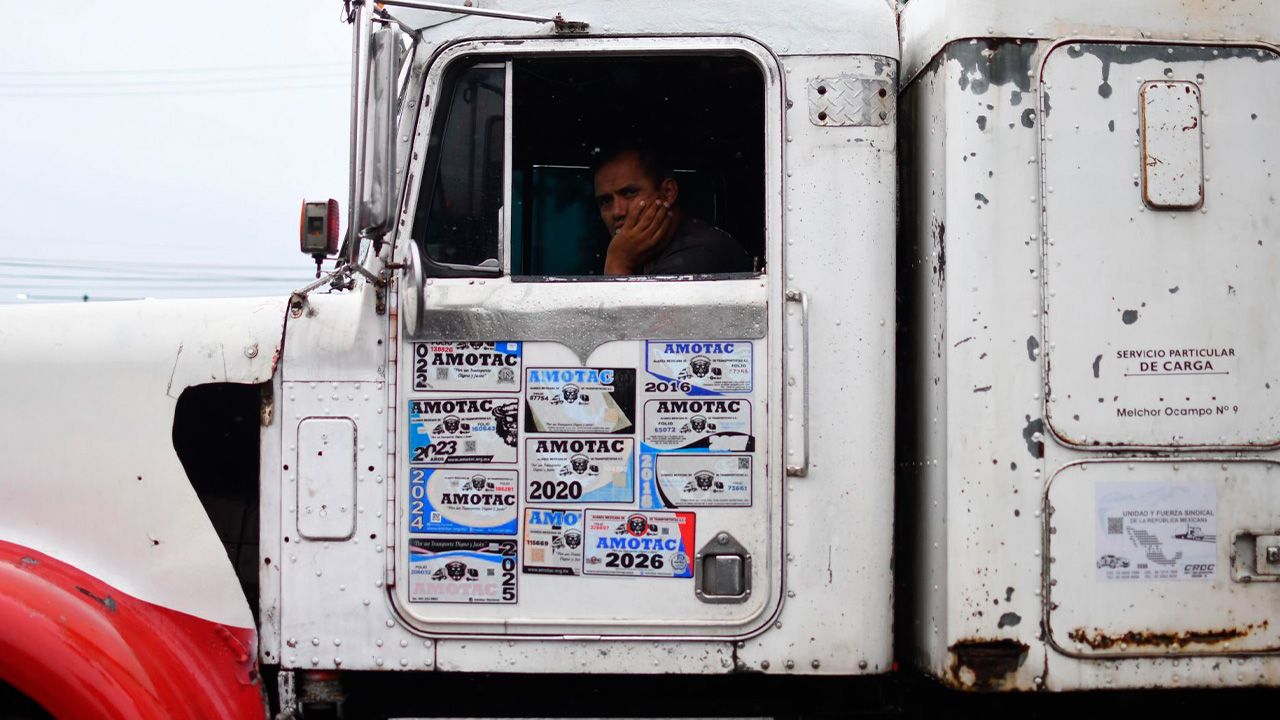 Inseguridad y presuntas extorsiones en carreteras: transportistas anuncian movilización