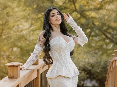 Karely Ruiz recibió cumplidos de sus seguidores por su nuevo cambio de look.