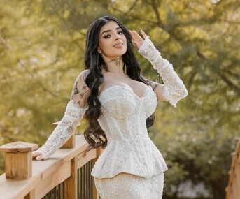 Karely Ruiz recibió cumplidos de sus seguidores por su nuevo cambio de look.