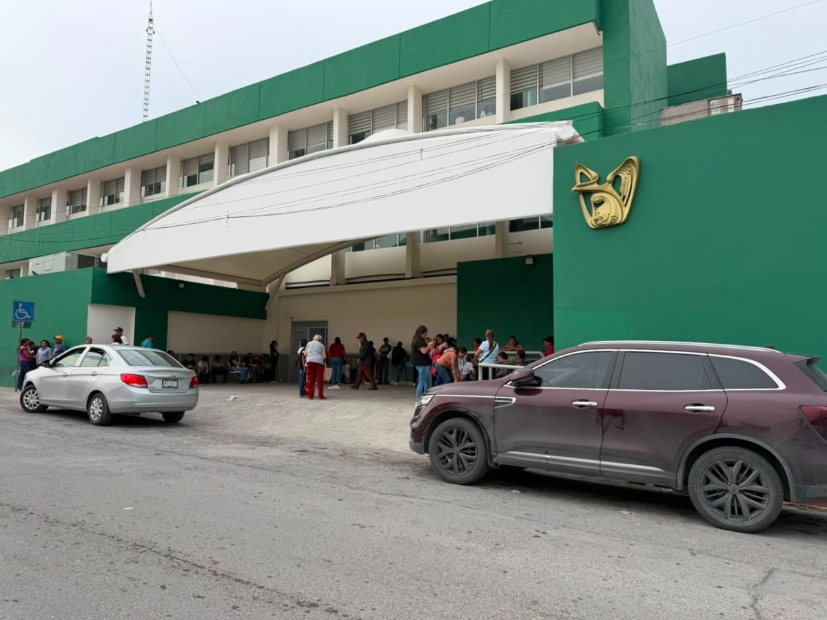 Debido a las lesiones que presentaba, Rafael fue llevado después a la Clínica 2 del IMSS para continuar con su atención médica.|