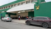 Debido a las lesiones que presentaba, Rafael fue llevado después a la Clínica 2 del IMSS para continuar con su atención médica.|