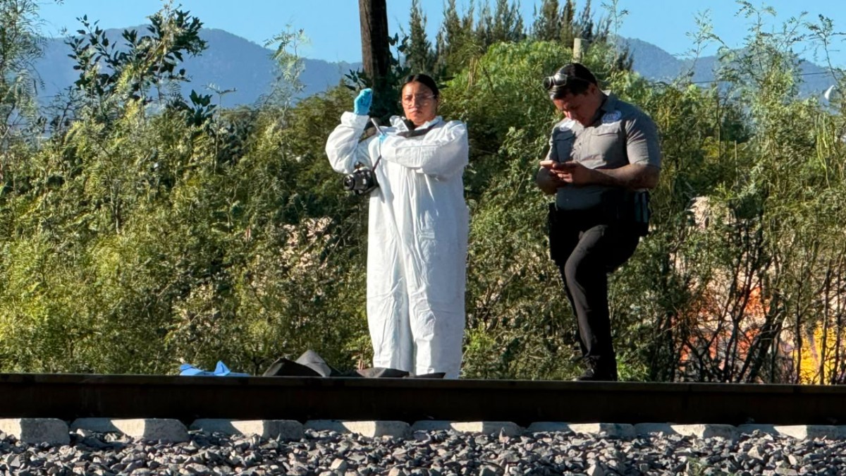 Paramédicos de la Cruz Roja confirmaron que el hombre ya no contaba con signos vitales.|