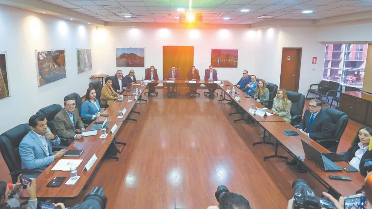En la reunión participaron integrantes de la tesorería y representantes del Instituto de Contadores Públicos de Nuevo León.