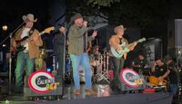 La Caliente 94.1 recibe a Grupo Sólido en una noche llena de música y diversión