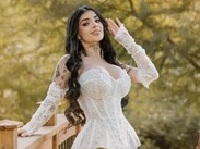 Karely Ruiz recibió cumplidos de sus seguidores por su nuevo cambio de look.