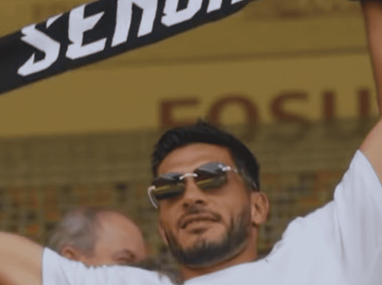 Raúl Jiménez ha generado una gran conexión con la afición del Wolverhampton.
