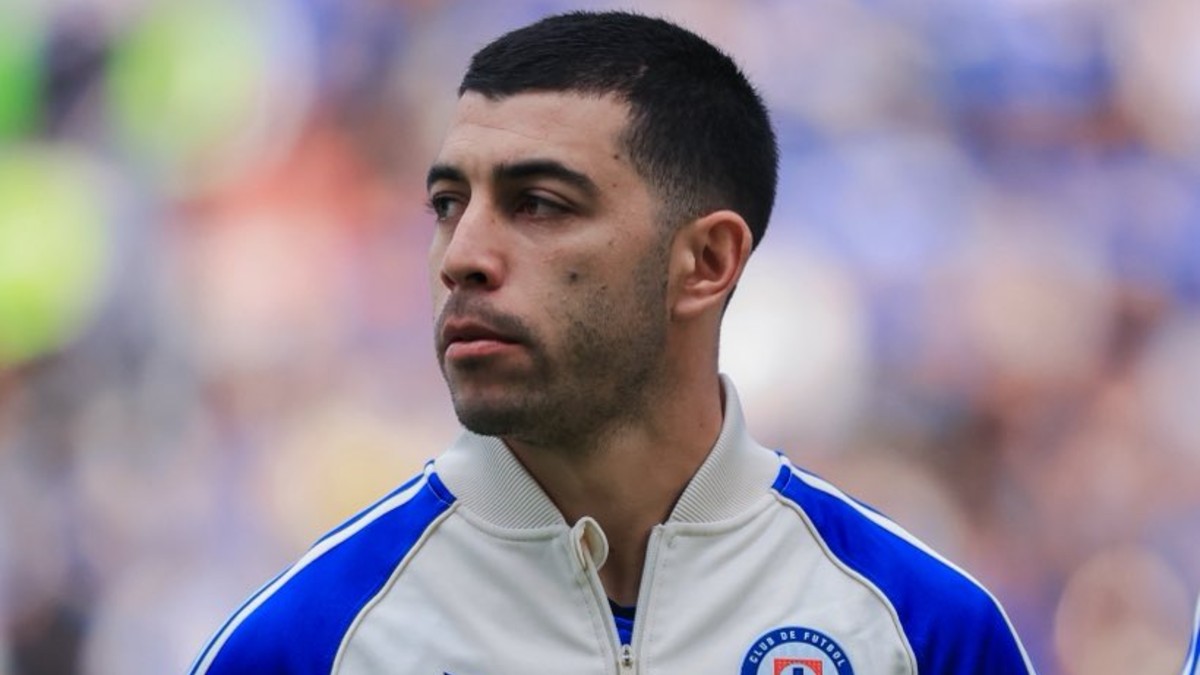 Erik Lira ha manifestado su deseo de salir al futbol europeo / @CruzAzul
