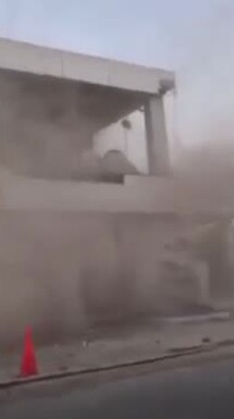 ¡Terror en Indonesia! Edificio se derrumba tras sismo de 7.7