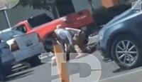 El video muestra el ataque en contra de Ricardo en el estacionamiento de una plaza en Ecatepec. | Telediario