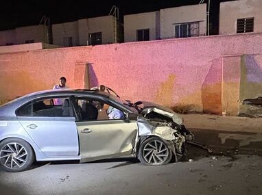 El conductor y dos acompañantes resultaron policontundidos y fueron retirados del sitio por familiares a bordo de otro vehículo.