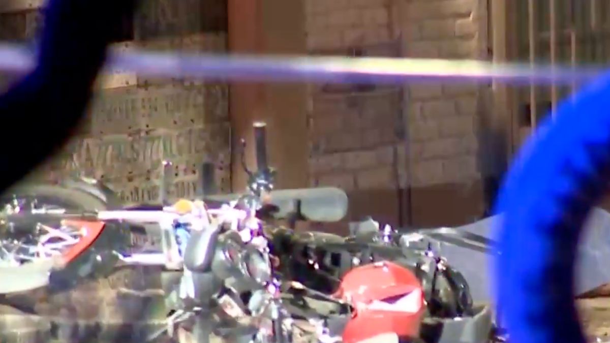 Una mujer murió arrollada por un automovilista en Naucalpan; los responsables huyeron. | Telediario