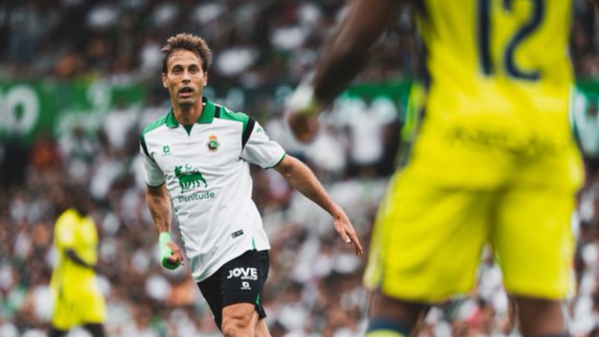 Sergio Canales inicio su carrera profesional como jugador del Racing de Santander.