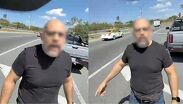 El automovilista descendió de su vehículo para confrontar y agredir al operario tras cerrarle el paso repetidamente.| Redes Sociales
