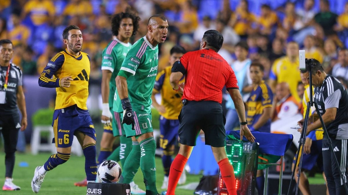 El Comité Disciplinario de la Leagues Cup castigó al portero de Tigres tras ser expulsado por empujar al silbante salvadoreño Iván Barton.