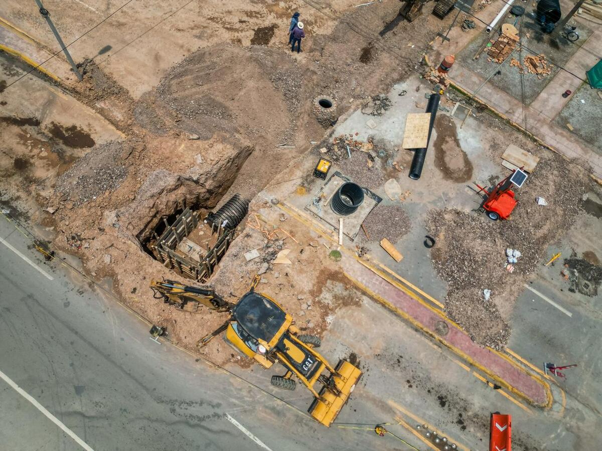 El enfoque principal de estas inversiones se centra en el agua potable, el pavimento y el sistema de alcantarillado.