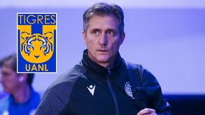 Guillermo Barros Schelotto empató junto con Vélez este 17 de agosto ante Defensa y Justicia / Instagram