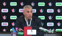 Hernán Crespo habla en conferencia de prensa sobre el triunfo de Atlas ante Tigres en su 110 aniversario.