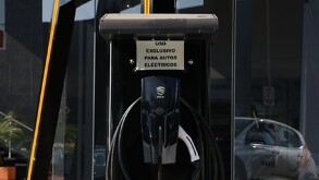 La demanda de los vehículos eléctricos continúa en aumento.