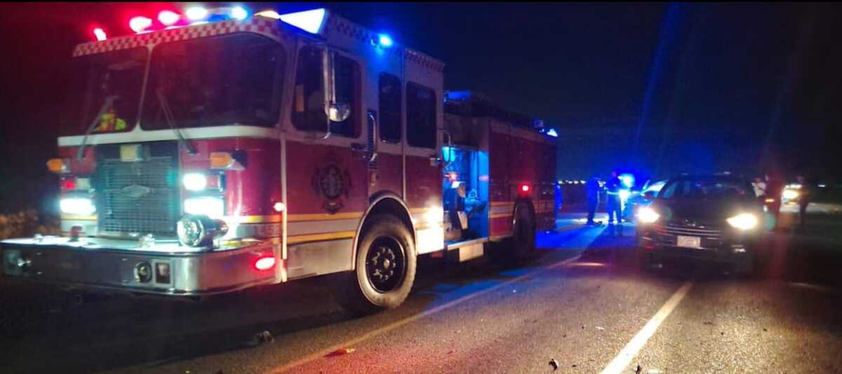 Bomberos realizaron maniobras para liberar al conductor que quedó atrapado. \ Cristian Montelongo