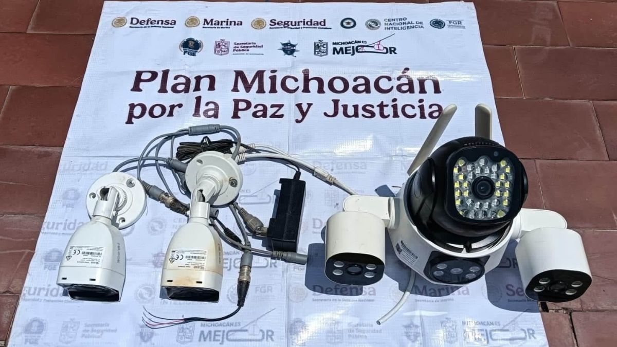 Desmontan cámaras de videovigilancia irregulares | Fiscalía de Michoacán