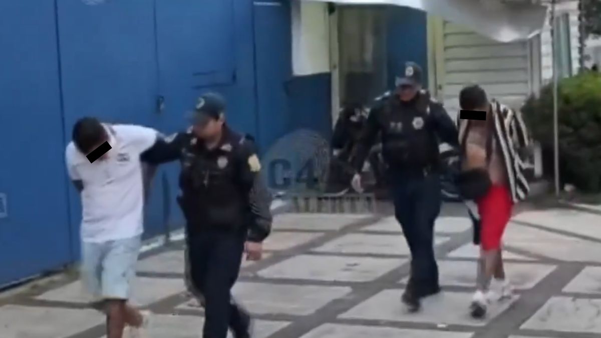 Detienen a dos presuntos extorsionadores en la Miguel Hidalgo, CdMx; le pedían cuotas semanales a un adulto mayor. | C4 Carlos Jiménez