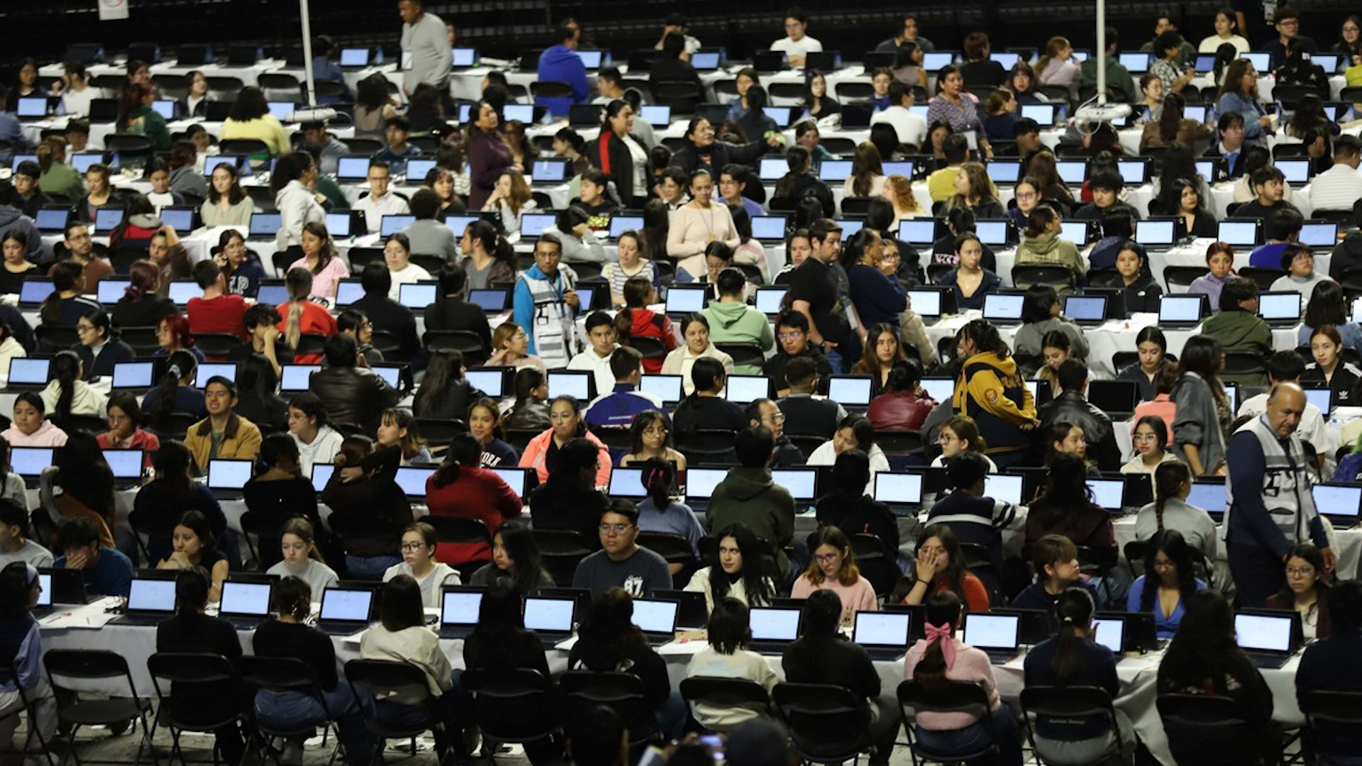 Examen UNAM en Palacio de los Deportes: suman 42 mil aspirantes y refuerzan operativo contra franeleros