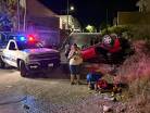 La familia terminó con su camioneta de cabeza tras subir una pendiente cerca de su vivienda.