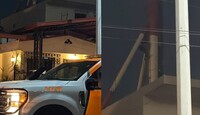 La situación se complicó debido a que el hombre portaba un cuchillo.