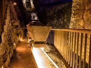 Mineros cubiertos de lodo extraen víctimas en Nana-Mambéré, zona donde la minería artesanal carece de medidas básicas de seguridad.