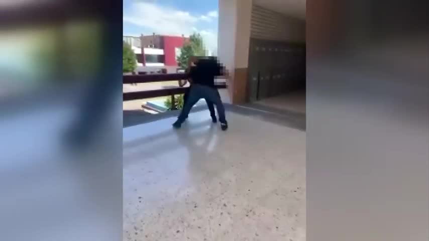Video exhibe pelea entre estudiantes de la Preparatoria Álvaro Obregón en Monterrey
