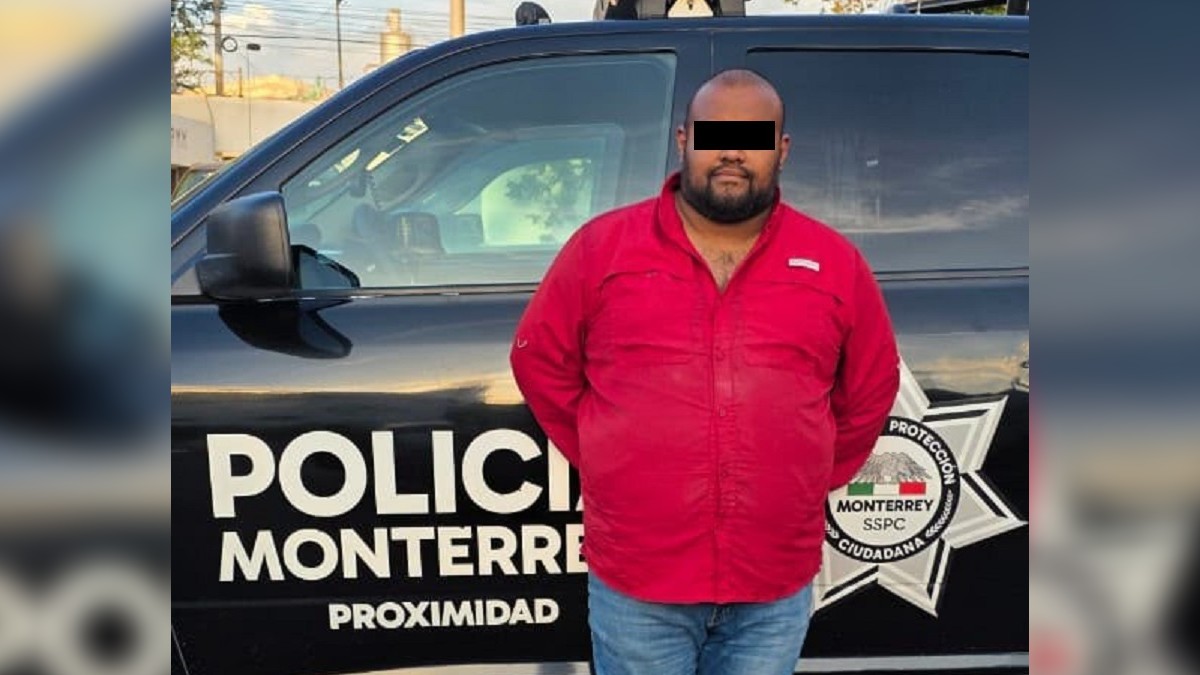 El automóvil con reporte de robo vigente era un Volkswagen Jetta gris.