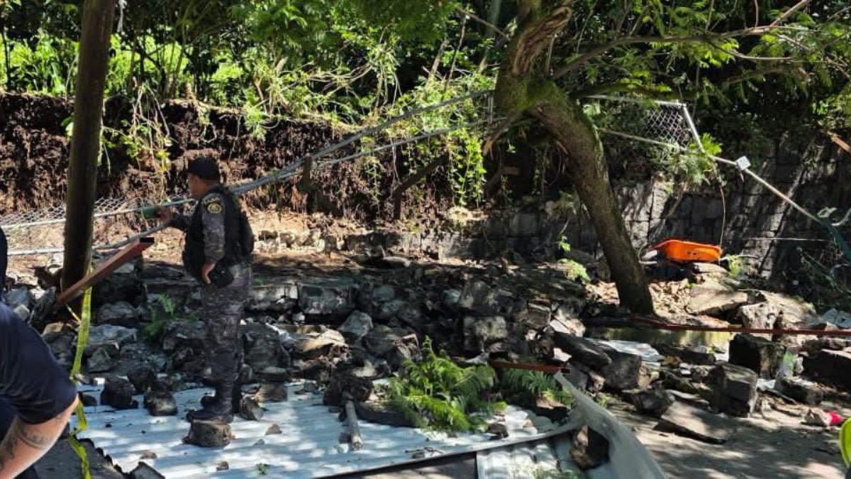 Una barda en construcción se derrumbó en Huixquilucan, Edomex; hay 3 muertos y 3 heridos. | Redes sociales