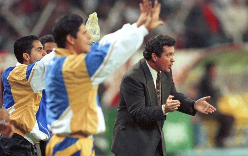 Carlos Barra y el profesor Milton Graniolatti conformarían el cuerpo técnico de Vucetich.
