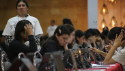 Concluye examen de control de la UNAM en el Palacio de los Deportes entre estrictos filtros anti-IA