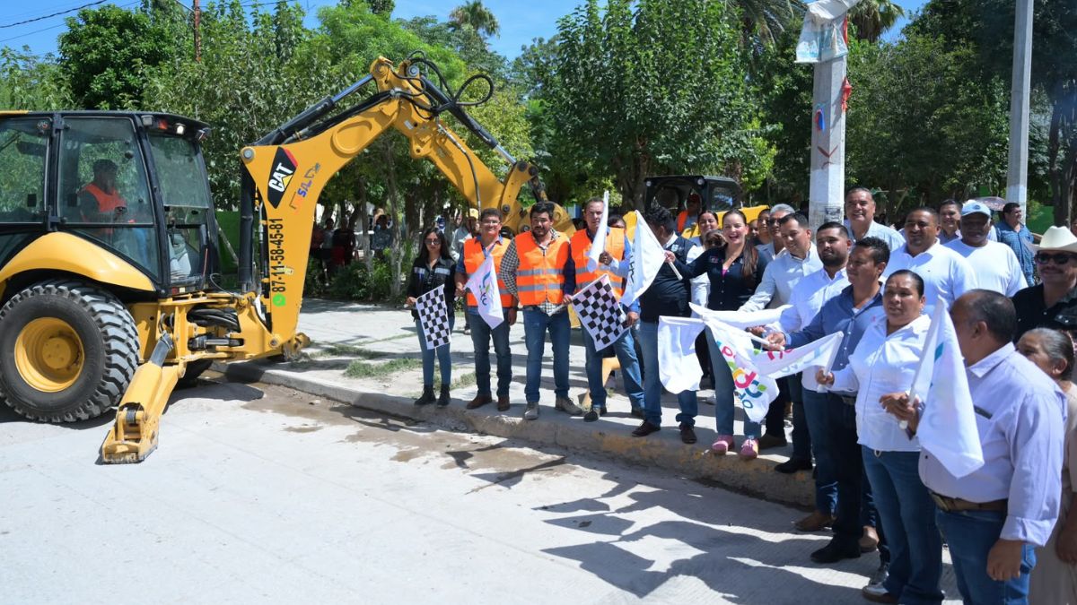 Se estima que los trabajos de rehabilitación de la plaza de San Jacinto concluyan en un periodo aproximado de dos meses.