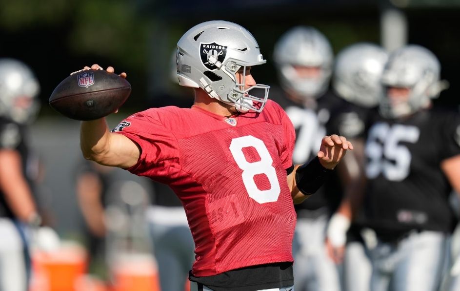 Kirk Cousins se perfila para ver actividad en el arranque de la ofensiva de los Malosos bajo la tutela de Klint Kubiak.