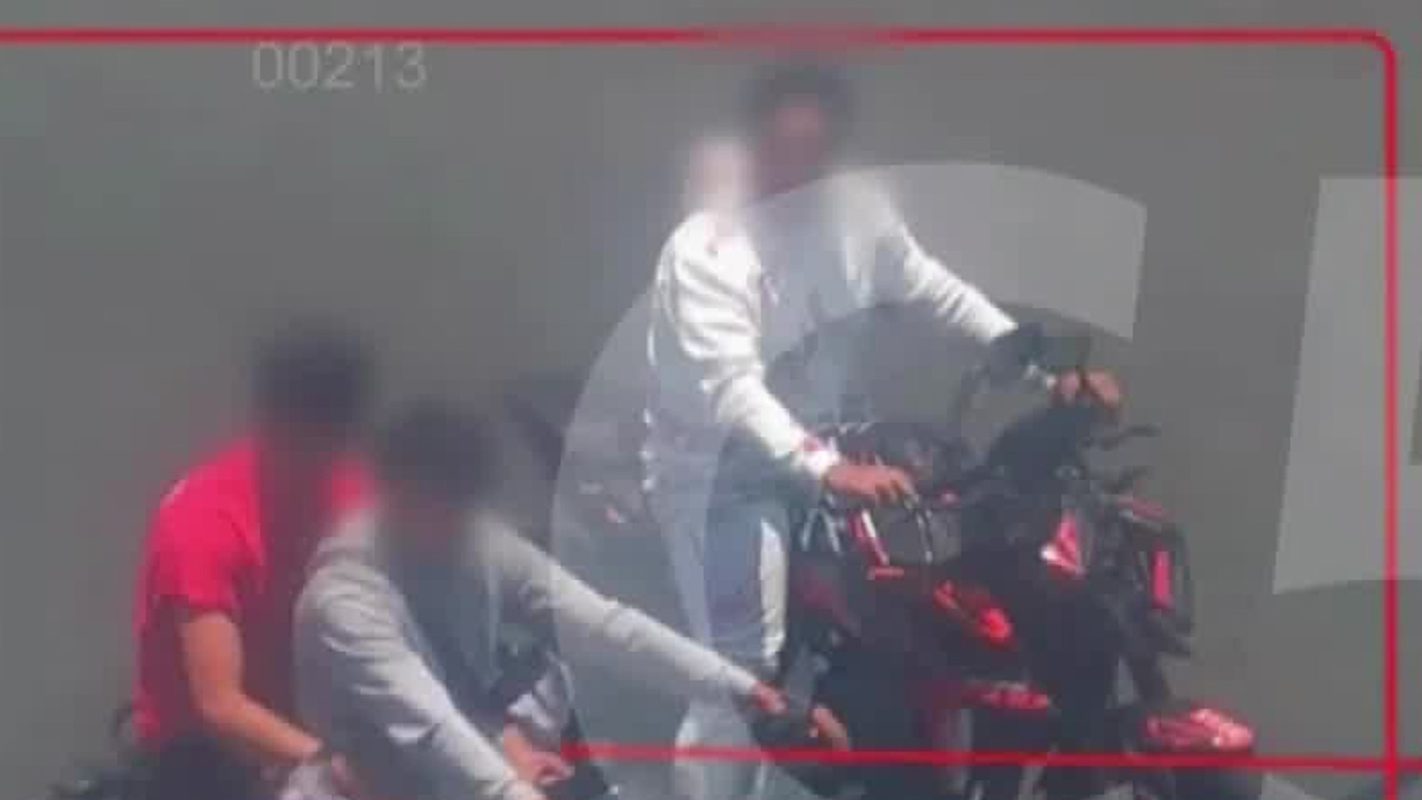Presuntos extorsionadores huyen en moto y son detenidos en Iztapalapa