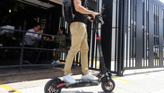 Retiran scooters de banquetas en la Cuauhtémoc; Semovi evalúa si el servicio será permanente