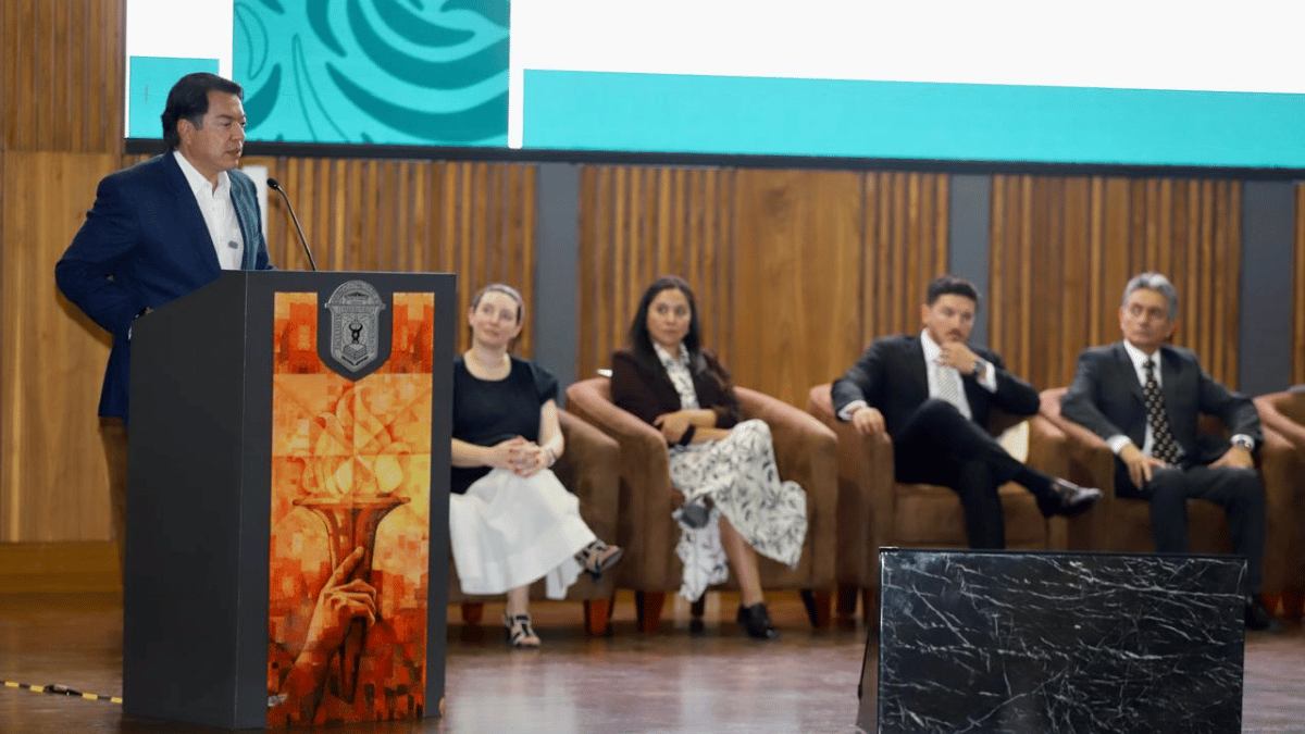 SEP busca regularizar el uso de celulares en las escuelas