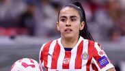 Damaris Godínez, defensora rojiblanca que combina la alta exigencia del fútbol profesional con la maternidad | vía X DamarisGodinez3