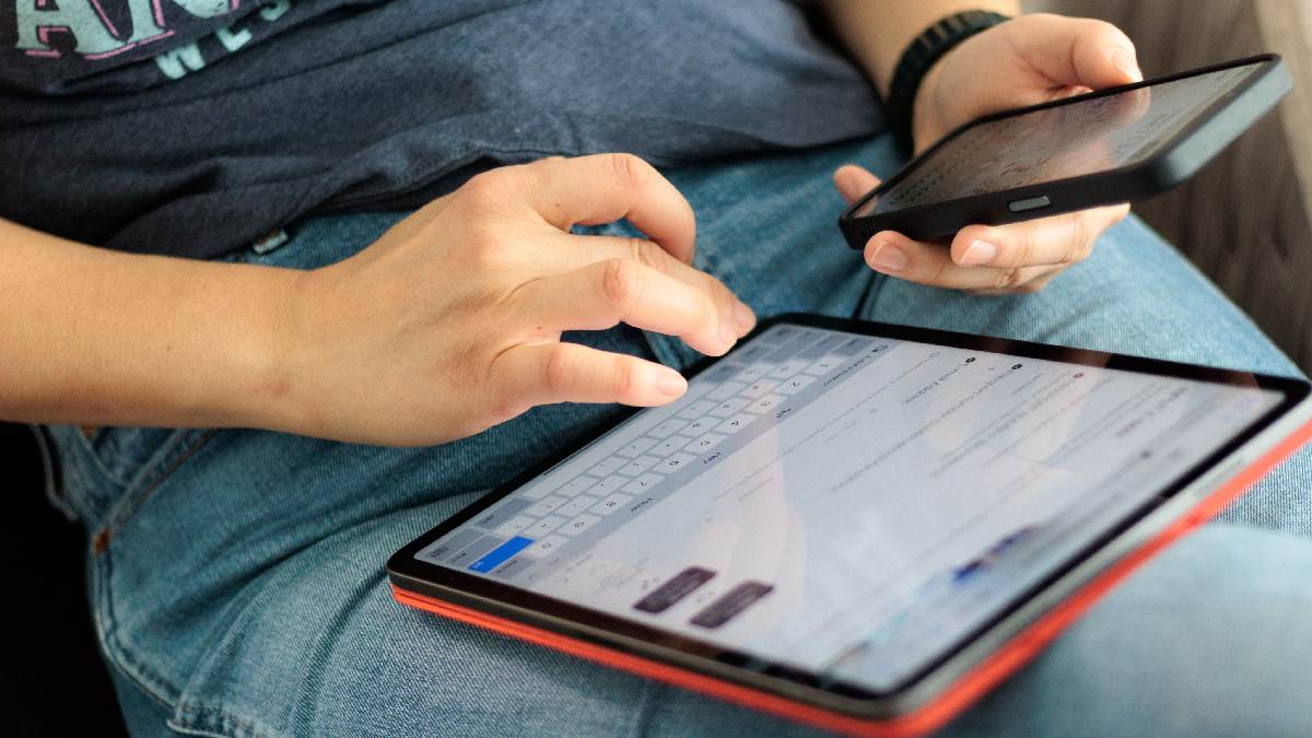 Las redes públicas de wifi representan una opción de conectividad, siempre y cuando se utilicen de forma segura/ Pexels