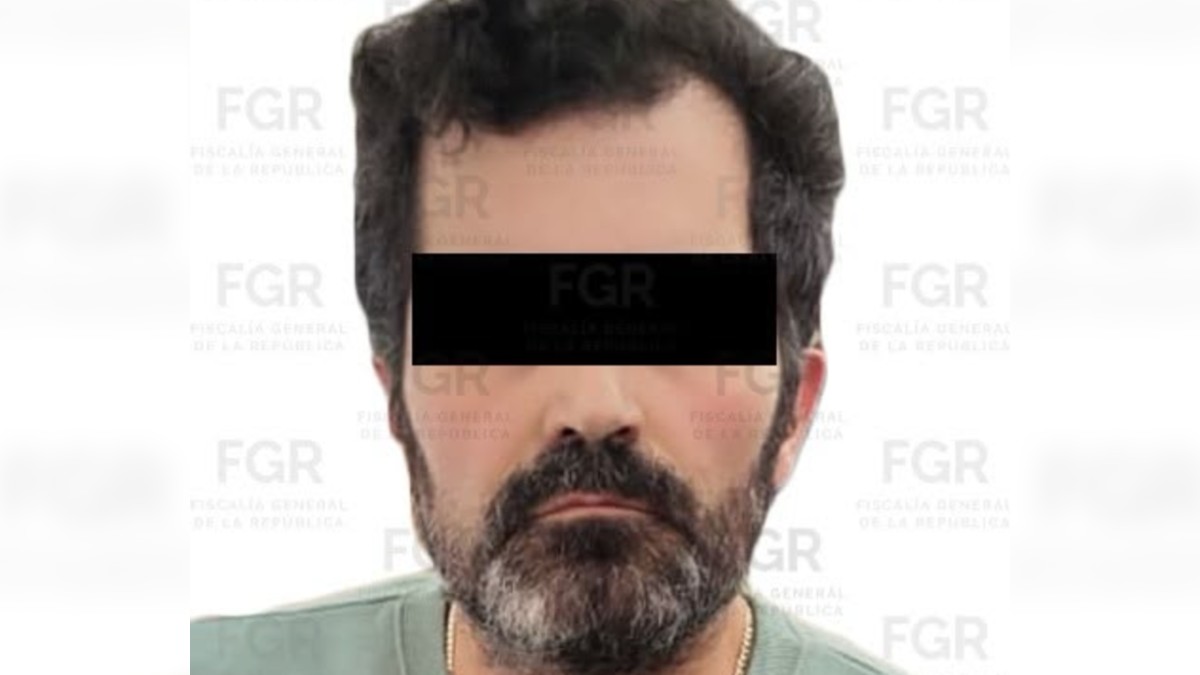 Trasladan a Fernando 'N' de Argentina a México en avión de la Semar.