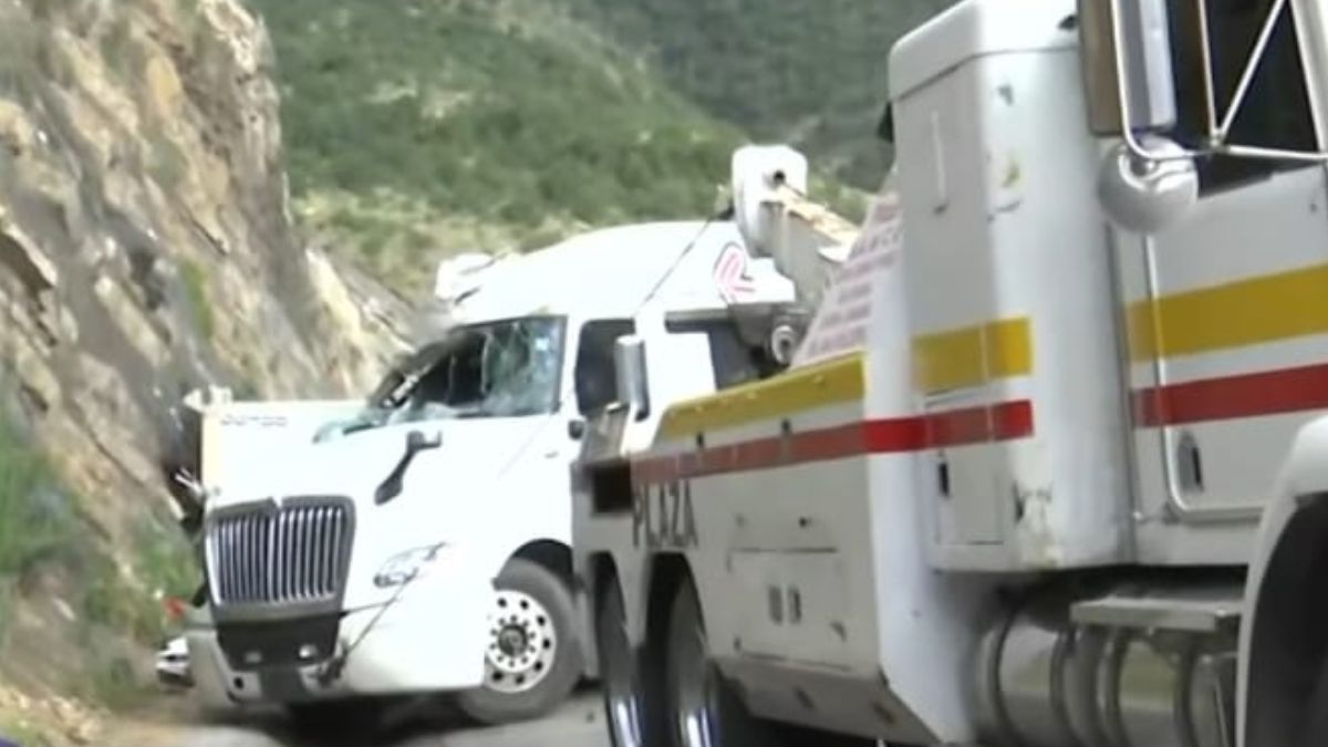 El accidente ocurrió a la altura del kilómetro 232, donde la pesada unidad circulaba con dirección de sur a norte.