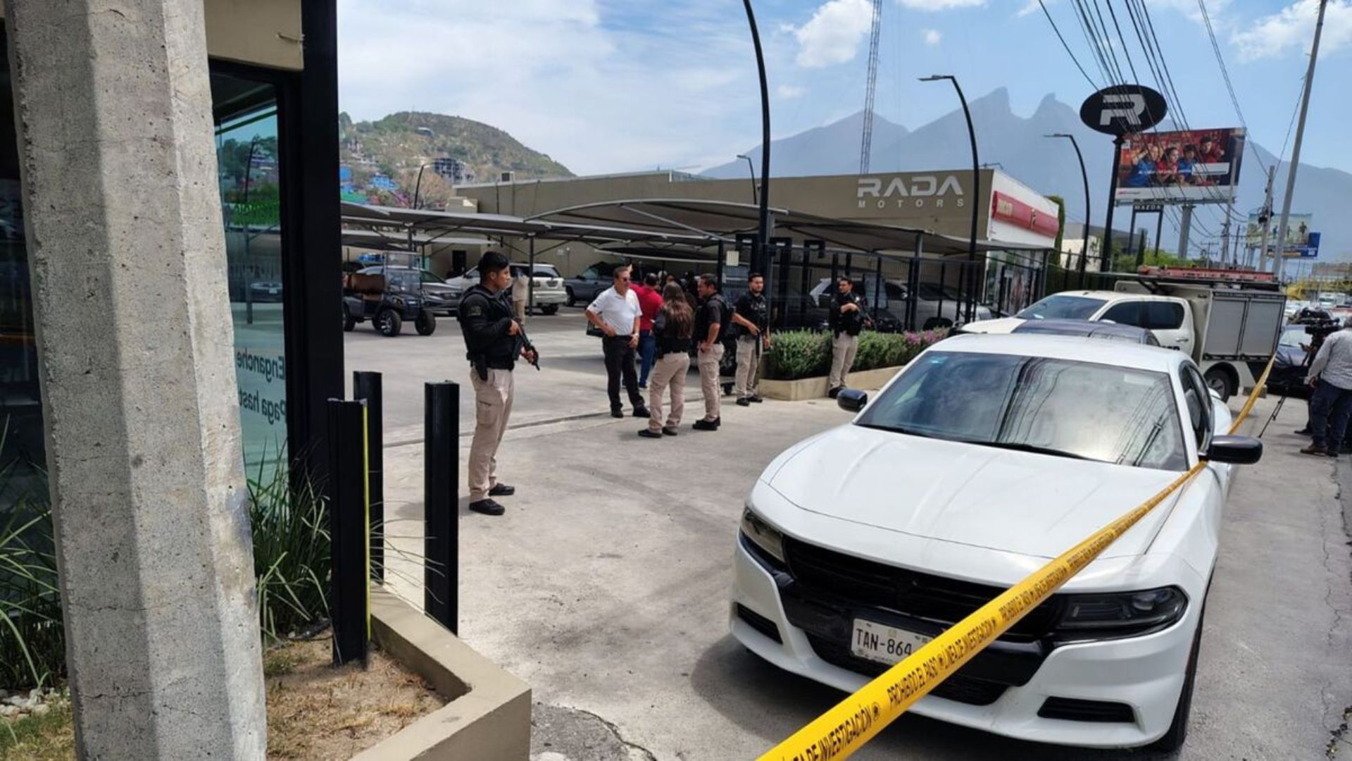 Catean lote de autos en Lázaro Cárdenas por presunto fraude en Monterrey