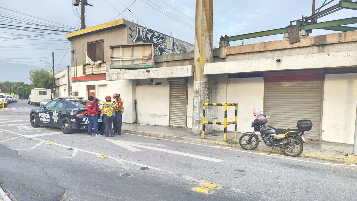Motocicleta derrapa sobre Barragán y deja lesionada a joven embarazada