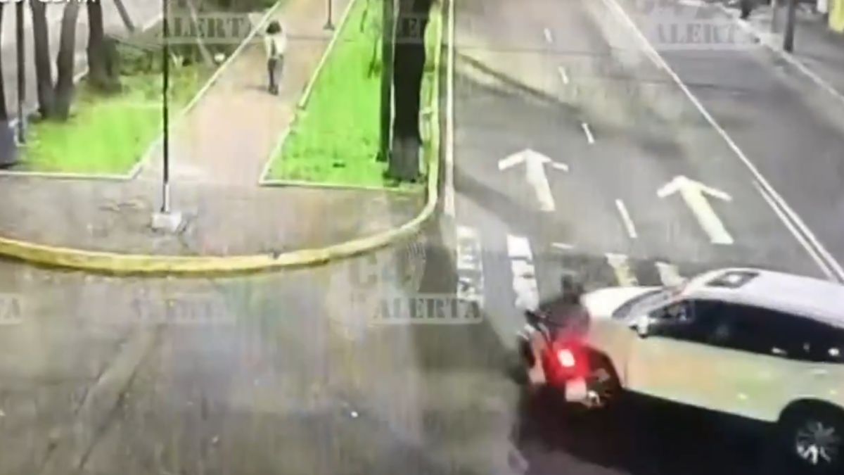 Revelan nuevos videos de exdiputado atropellando a jóvenes en Azcapotzalco. | C4 en Alerta