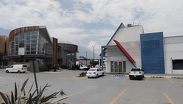 Demuelen ihop y Carls Jr en San Pedro