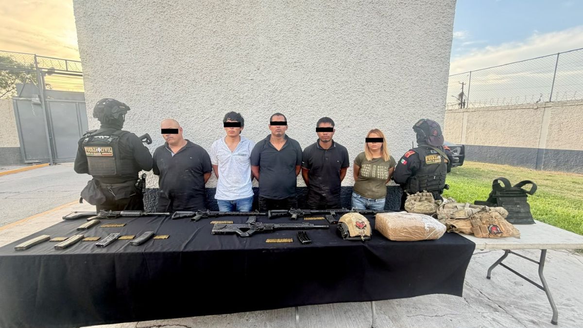 Los policías realizaban recorridos de vigilancia cuando detectaron una Jeep Gladiator con placas de Texas.